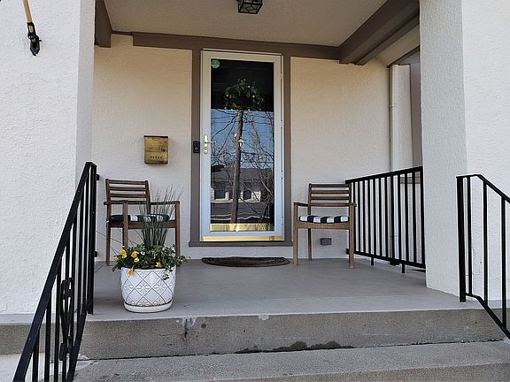 3rd image of 3543 Pembroke Ave