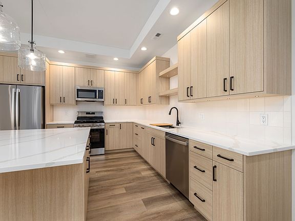 3rd image of 4607 Twisted Pine Dr