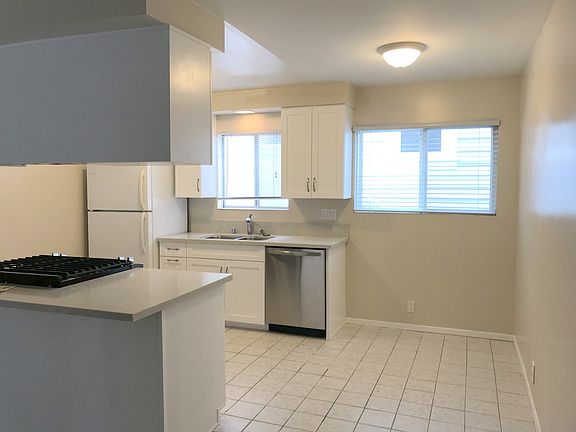 4th image of 1126 Cypress Ave APT 4