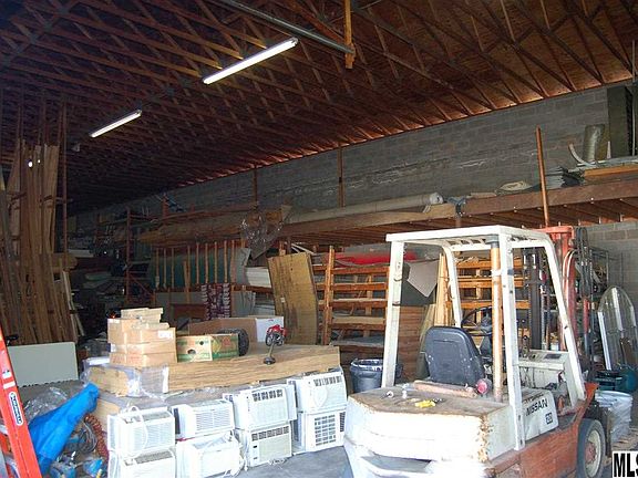3rd image of 135 Commercial Ct NE