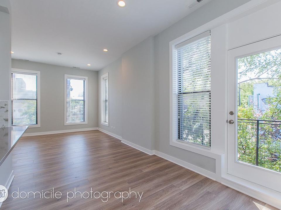 1st image of 3002 N Sheffield Ave #2S