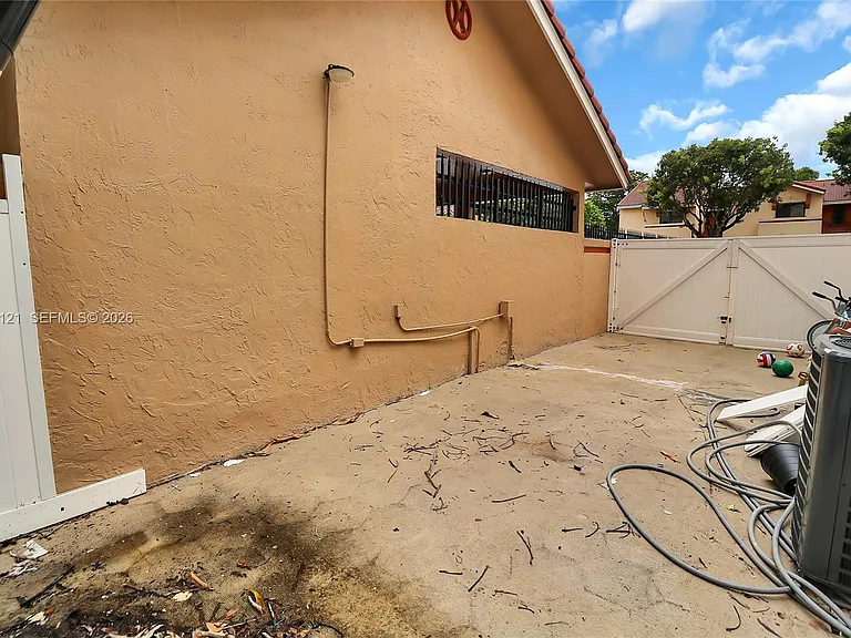 17920 NW 68th Ave #31 — Photo 26