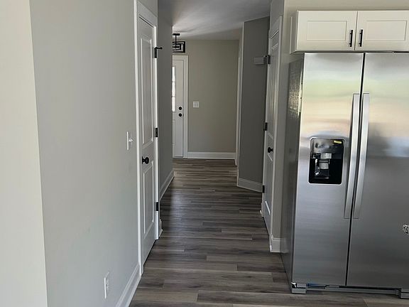 5th image of 115 Woodstone Ln