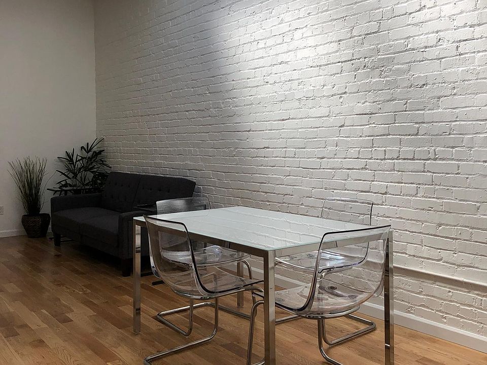 1st image of 36 Waverly Pl Ste 3