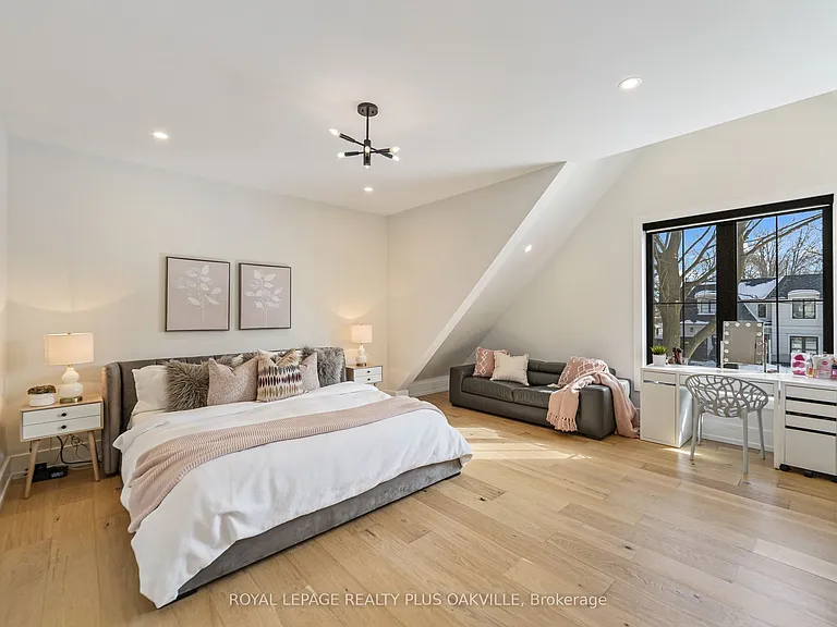 2057 Salvator Blvd — Photo 28