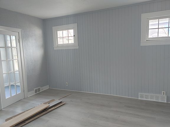 3rd image of 15 N Central Ave #1