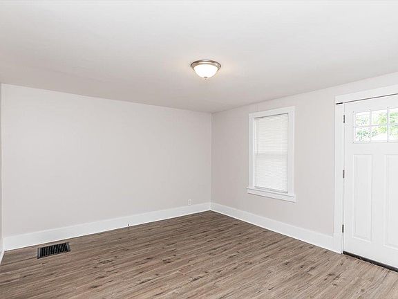 2nd image of 208 Waller Ave