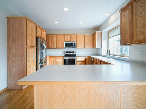 2nd image of 1821 Moccasin Dr