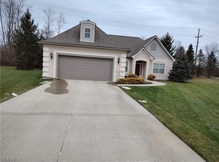110 Gentry Ct, Chardon, OH 44024