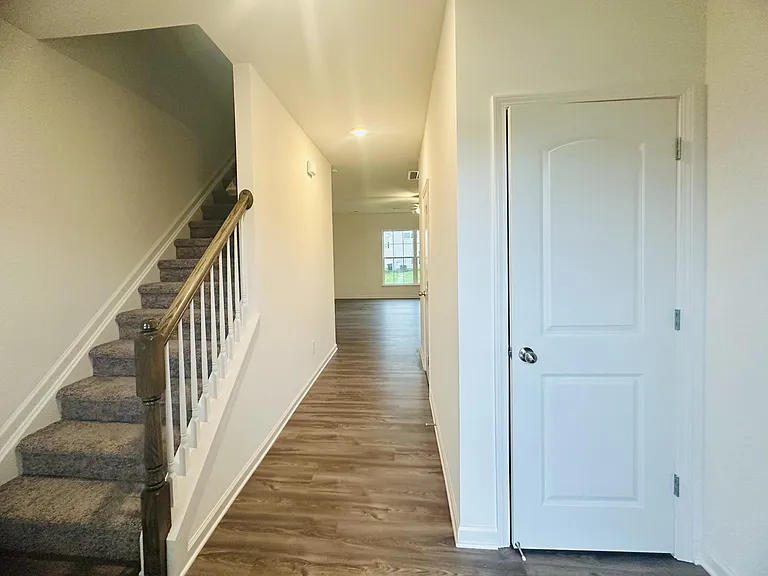 2380 Geranium Ln — Photo 3