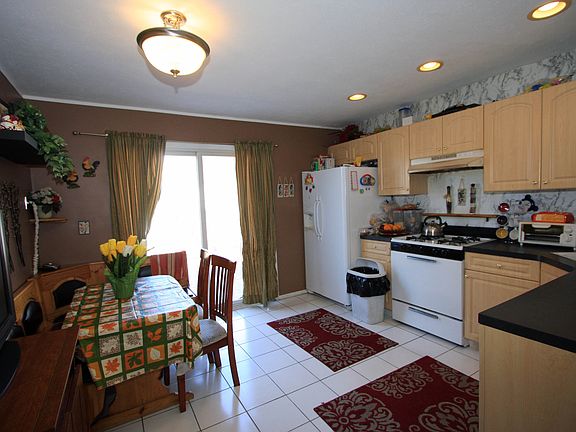 4th image of 316B Norway Ave