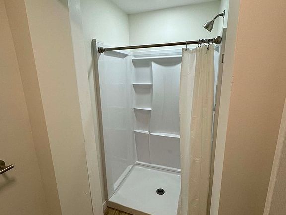 5th image of 25 Spring St