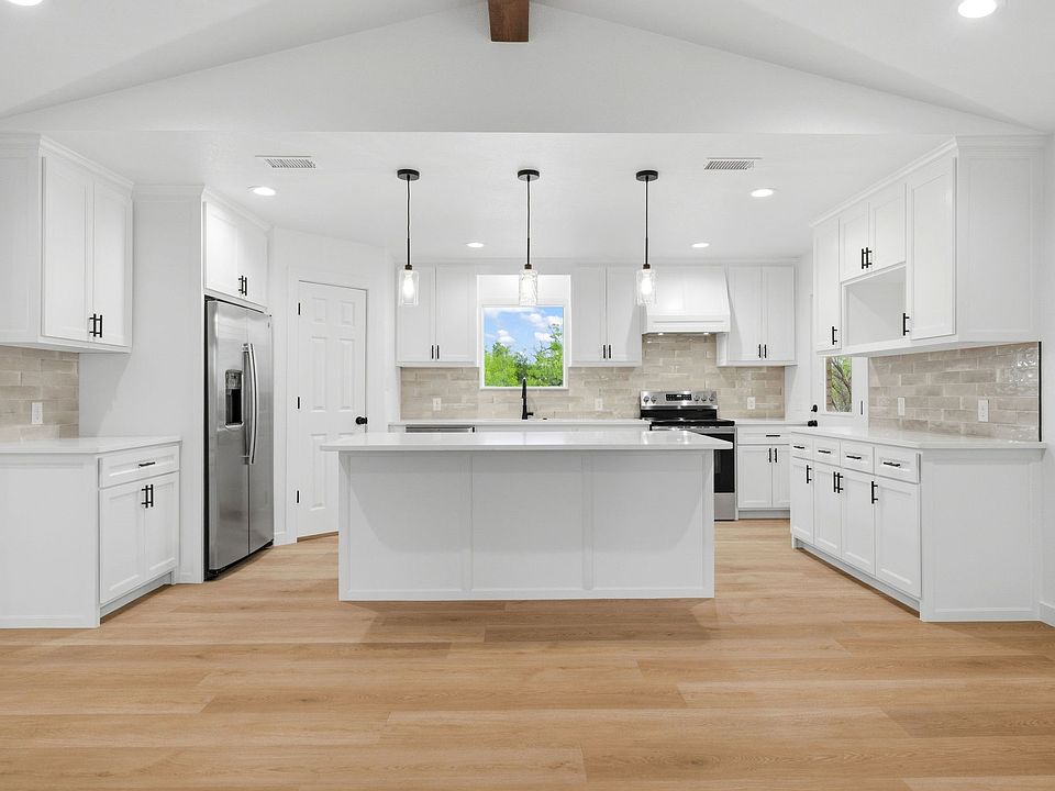 1st image of 1556 Sunset Dr