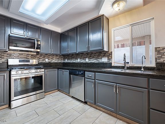 5th image of 967 Orchid Vine Ct