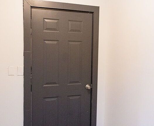 5th image of 1412 E 49th St #B