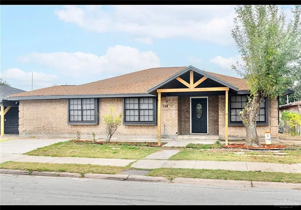 4 bed, 2.0 bath, 1553 sqft, $4,550 — Photo 1