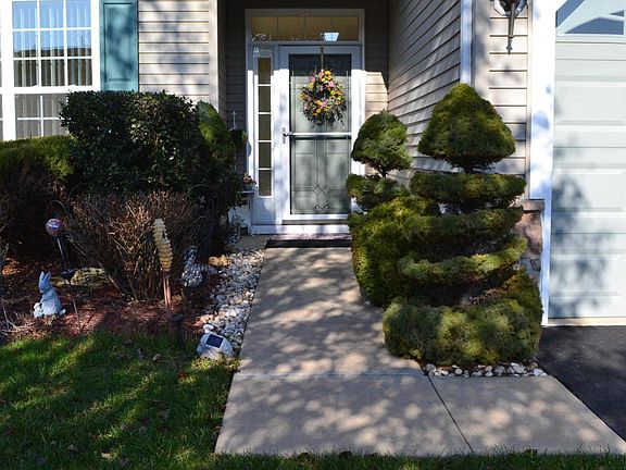 3rd image of 503 Bennington Ln