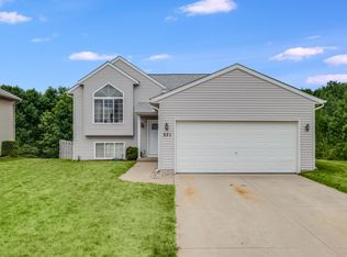 371 Pioneer Trl NE, Cedar Springs, MI 49319