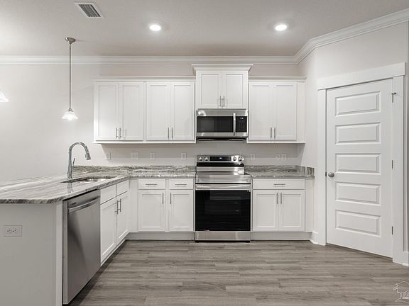 4th image of 722 Canary Ct
