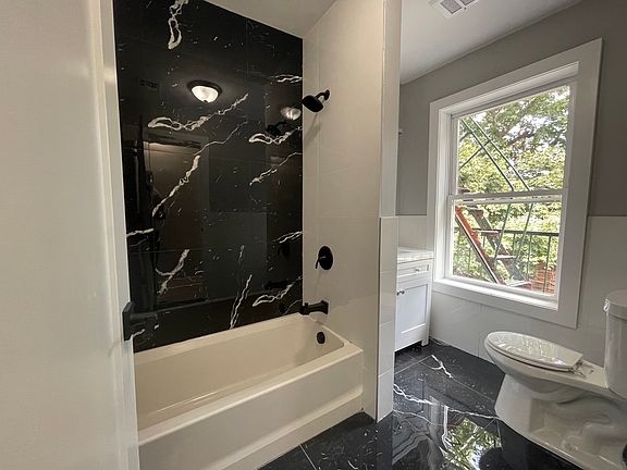 5th image of 26 Yale Ave #1R