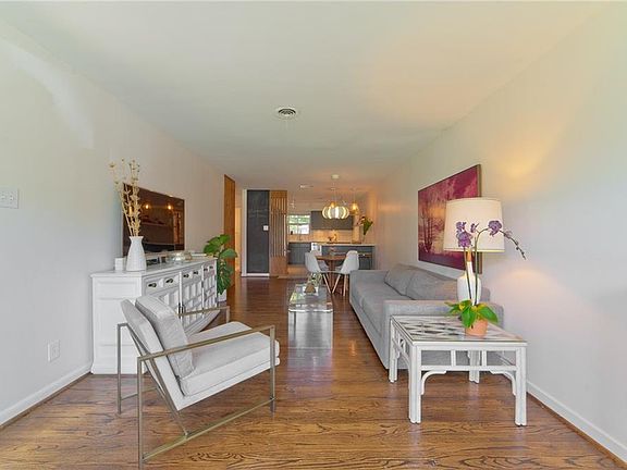 5th image of 9207 Lynbrook Dr