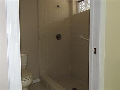 5th image of 1012 NW 42nd Dr