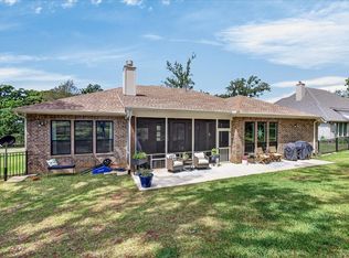 233 Hide A Way Dr, Mabank, TX 75156