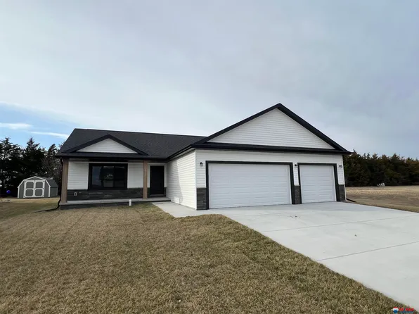 2016 E 17th St, York, NE 68467