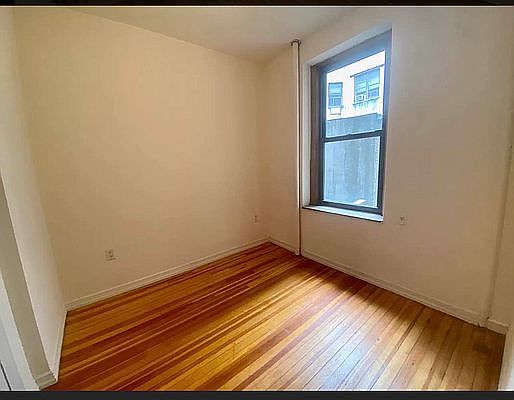 2nd image of 231 E 50th St #40E