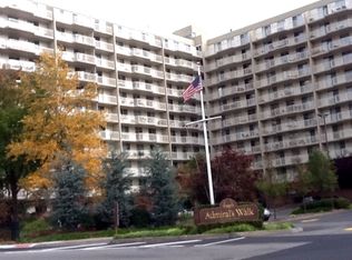 1077 River Rd. #1006, Edgewater, NJ 07020