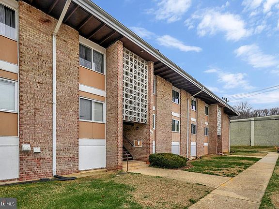 2nd image of 561 Wilson Bridge Dr APT B1