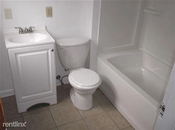 2 bed, 1.0 bath, $900 — Photo 3