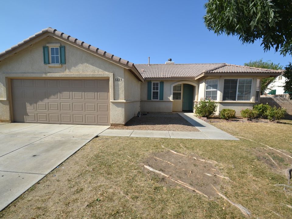1st image of 1223 W Holguin St