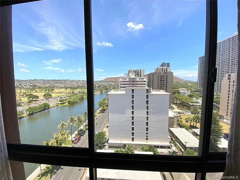 320 Liliuokalani Ave #1403 — Photo 14