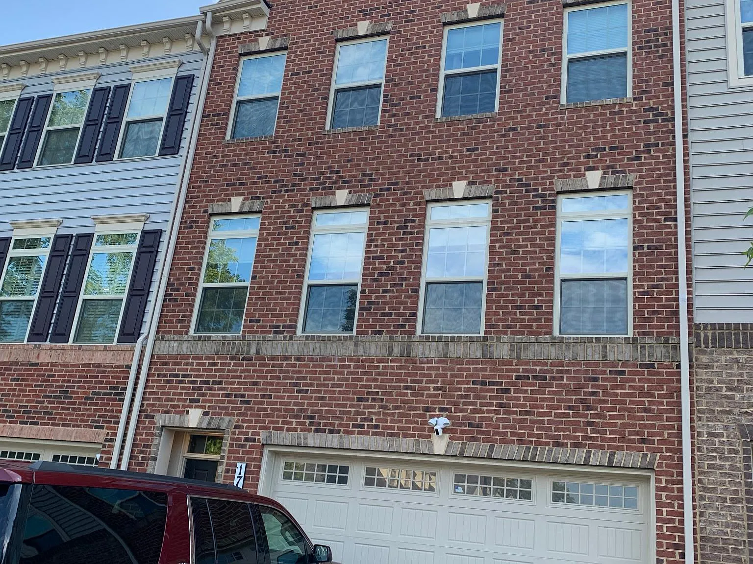 3 bed, 3500 sqft, $3,800 — Photo 4