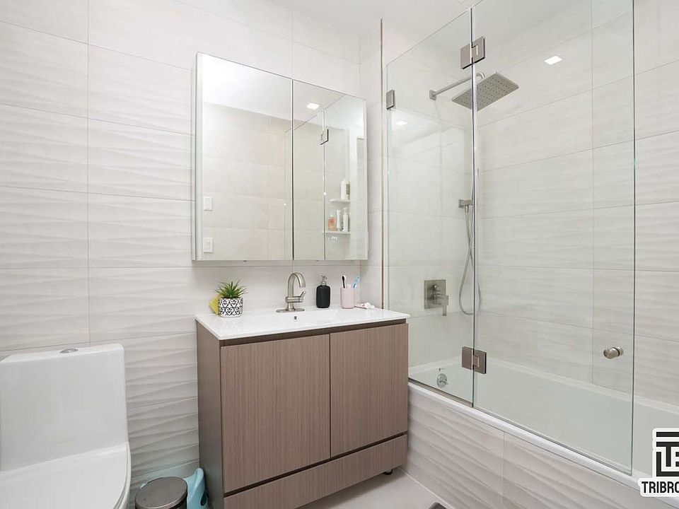 2nd image of 802 Lafayette Ave #G