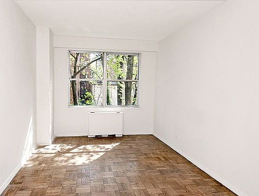 5th image of 230 E 79th St APT 3E