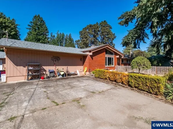 960 Grape St, Sweet Home, OR 97386