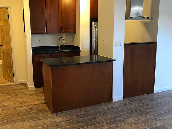 3rd image of 409 N Broadway APT 42