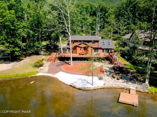 336 W Lake Valley Dr, Hazleton, PA 18202