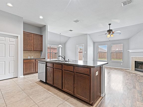 4th image of 1204 Cedar Cove Pl
