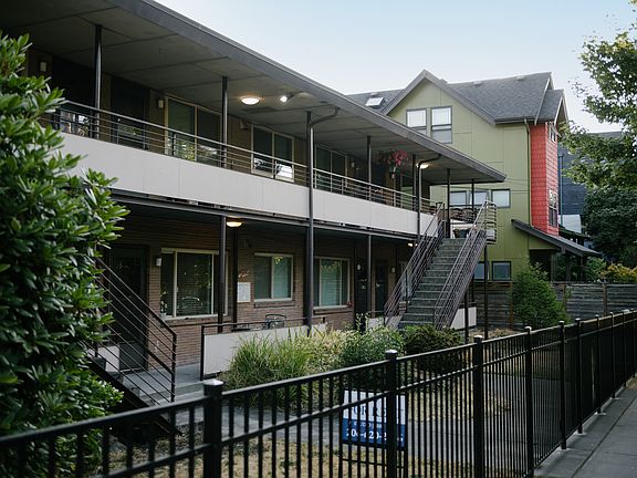 4th image of 3200 S Edmunds St #5