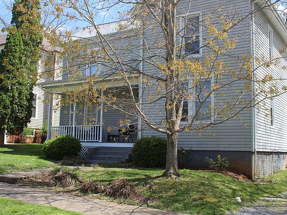 2nd image of 423 Pine St W