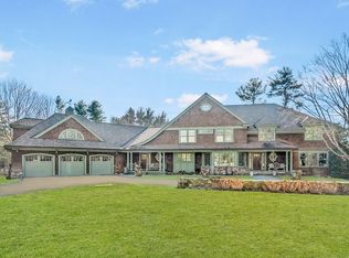 14 Hamlins Xing, Dover, MA 02030