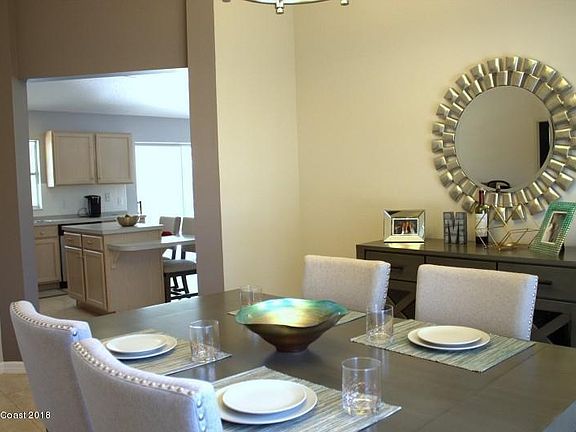 3rd image of 130 Vin Rose Cir SE