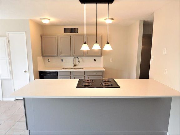 3rd image of 5124 Griffin Dr