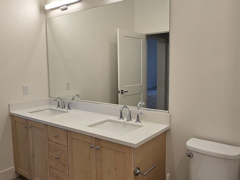 Oversized bathroom with dual sinks