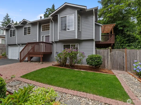 12057 20th Avenue NE, Seattle, WA 98125