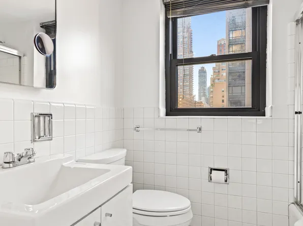 165 East 72nd Street image 11 of 11