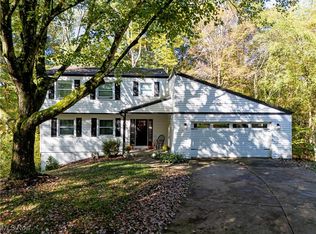 2782 Tanglewood Dr, Wooster, OH 44691